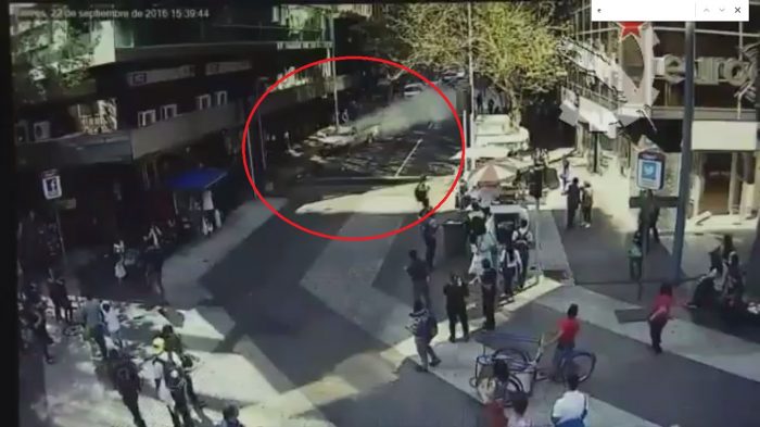 [VIDEO] El momento exacto cuando el chofer pierde el control de la camioneta tras caída de escombros del Eurocentro