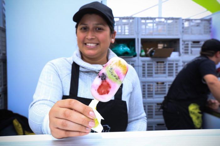 Emprendedores de todo el país se dan cita en el debut del «Mercadito Echinuco» en Maipú