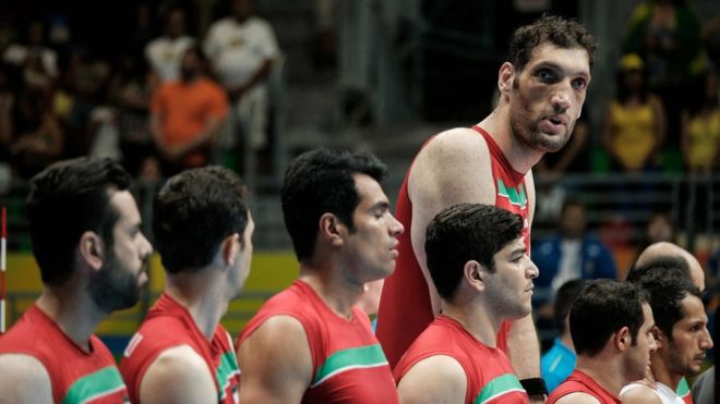 Río 2016: el gigante jugador de voleibol iraní de 2,46 metros de altura que sorprende en los Paralímpicos