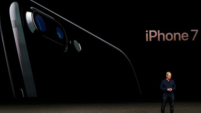 Novedades, una polémica y un invitado sorpresa en el lanzamiento del iPhone 7 de Apple