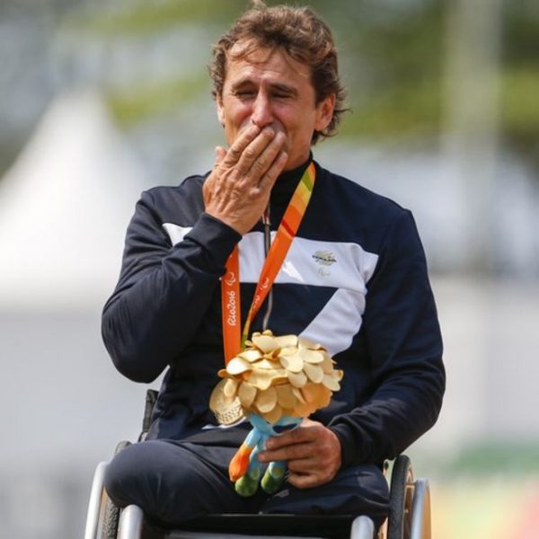 Río 2016: la inspiradora historia de Alex Zanardi, el italiano que celebra oro en los Paralímpicos el mismo día en que perdió ambas piernas hace 15 años