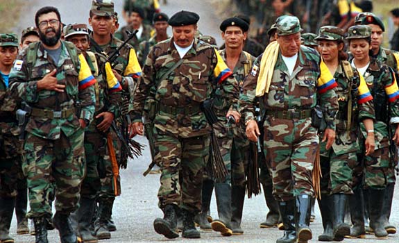 Líder de las FARC alega que paso de cazabombarderos en firma de la paz fue una provocación
