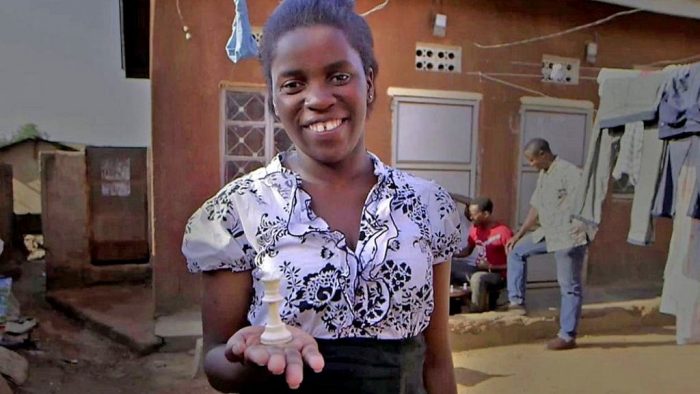 [VIDEO VIDA] La niña africana que se convirtió en la inesperada heroína de «La reina de Katwe», la nueva película de Disney