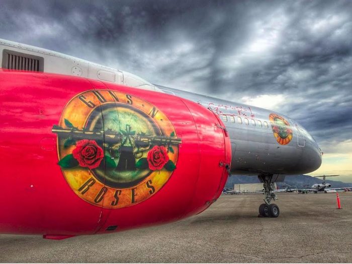 Guns N’ Roses viene a Chile en avión personalizado al estilo Iron Maiden