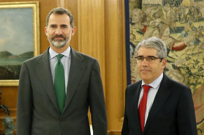 España: Felipe VI abre consultas mientras partidos se preparan para designación Rajoy