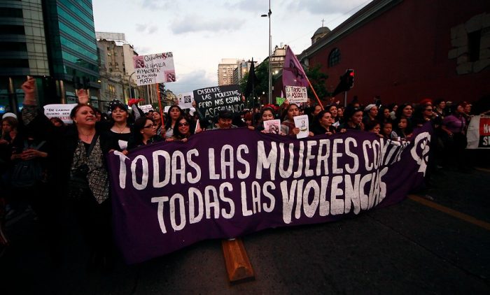 #NiUnaMenos: Miles de personas marchan a lo largo de Chile en contra de la violencia hacia las mujeres
