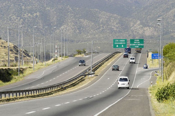 Fondo soberano de Abu Dhabi paga casi 500 millones de euros para entrar como socio del negocio de autopistas de Abertis en Chile