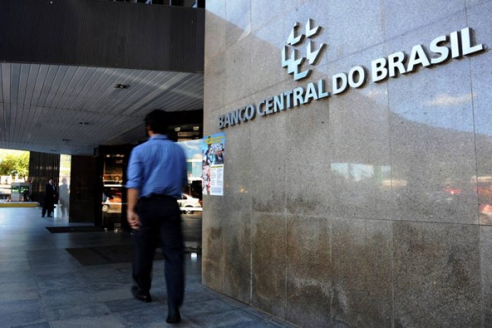 Brasil baja tasa de interés de referencia por 1a. vez desde 2012