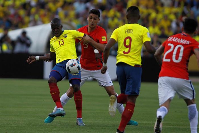 [VIDEO] Primer tiempo: los 2 goles de Ecuador frente a una «tibia» Selección Chilena en el Atahualpa de Quito