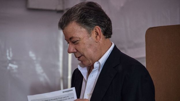 Colombia: Santos pierde plebiscito y se cae histórico acuerdo de paz con las FARC