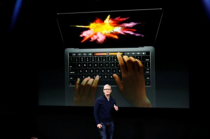 Apple confirma rumores y presenta su nuevo MacBook con lector de huellas y barra táctil en el teclado