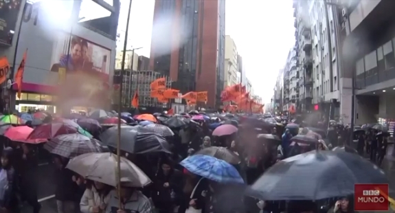 [VIDEO] Así fue la multitudinaria marcha en Buenos Aires contra la violencia de género