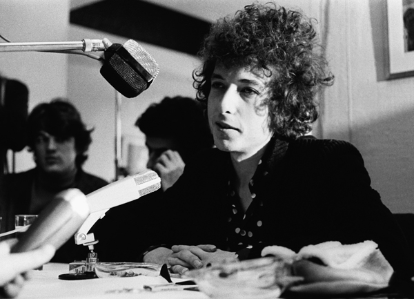 [VIDEO VIDA] El día que Bob Dylan «destruyó» a un periodista de la revista Time en 1965