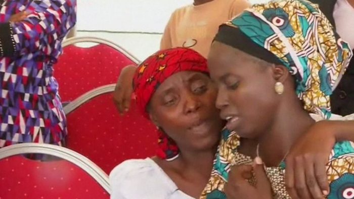 [VIDEO VIDA] El emotivo reencuentro de 21 niñas secuestradas por Boko Haram con sus familias