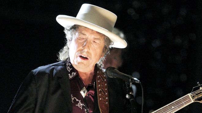 «Es maleducado y arrogante», dice un miembro de la Academia sueca por el silencio de Bob Dylan