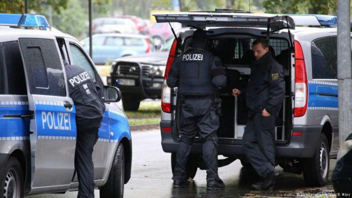 Policía alemana sigue buscando al sirio fugado que preparaba un atentado