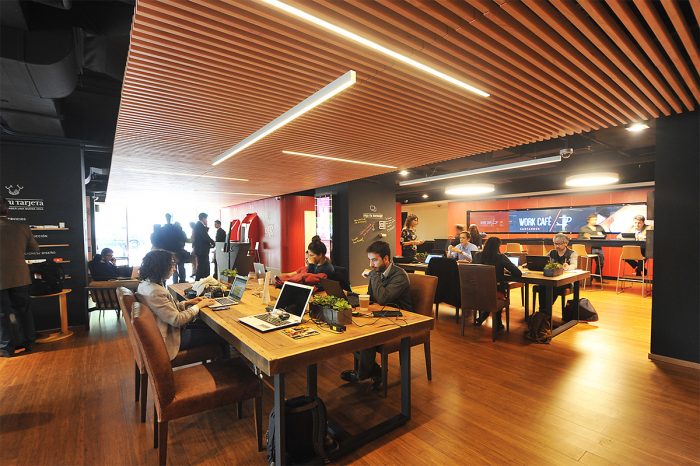 Santander revoluciona la forma de hacer banca en Chile: abrió dos cafeterías para acercarse a la comunidad