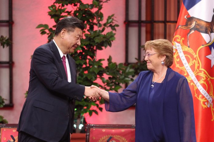 Presidente de China sienta bases de alianza estratégica con Chile ante bajada de EE.UU. del TPP