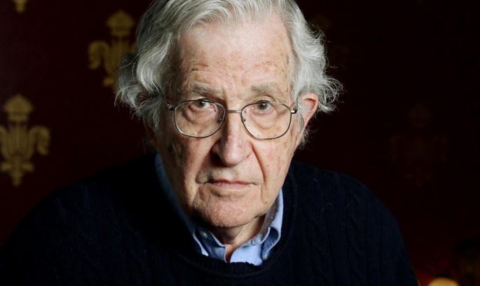 Chomsky lo anticipó: «Trump es resultado del miedo y de una sociedad quebrada por el neoliberalismo»