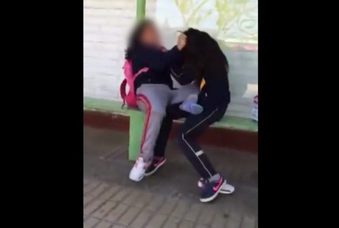 [VIDEO] Registran brutal agresión a una menor en la comuna de Santa María