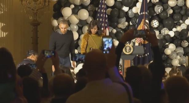 [VIDEO] Barack Obama y la primera dama de EEUU bailan «Thriller» mientras festejaban Halloween
