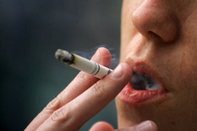 Autoridades llaman a promover plazas libres de humo y evitar la contaminación con colillas de cigarrillos