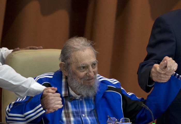 Cuba, huérfana del «patriarca» Fidel, sigue el camino trazado por Raúl Castro