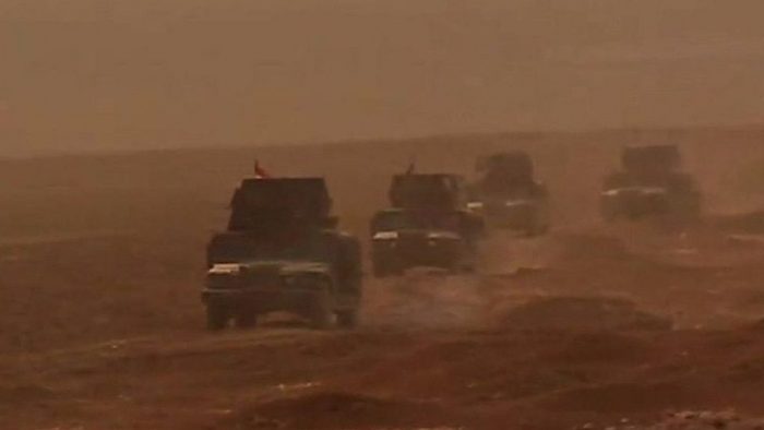 [VIDEO] El tenso y violento momento en que las tropas iraquíes entran a recuperar Mosul de manos de Estado Islámico