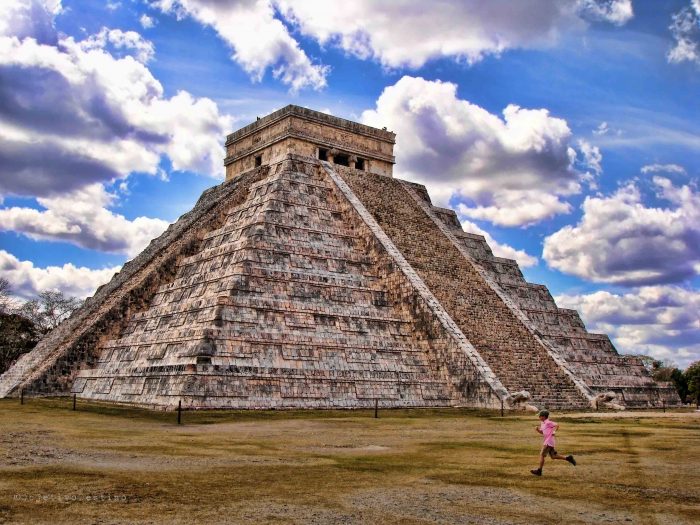 Encuentran una misteriosa pirámide en el interior del templo maya de Kukulkán