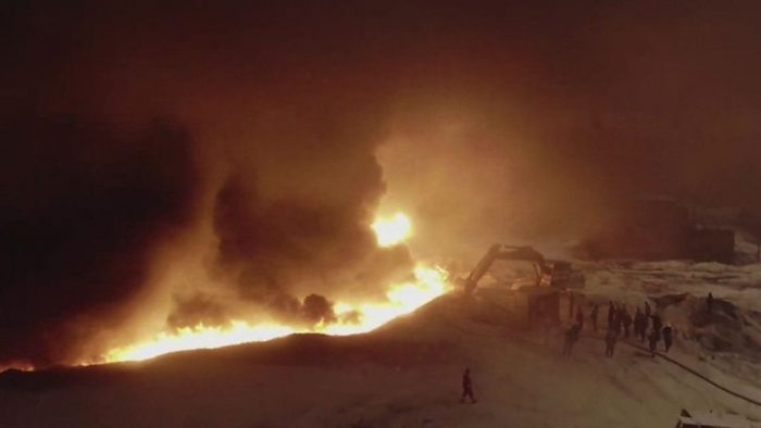 [VIDEO] Los impactantes incendios de 19 pozos petroleros quemados por Estado Islámico en Mosul