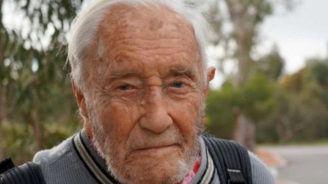 La pesimista visión del futuro del científico de 102 años que no quiere dejar de trabajar