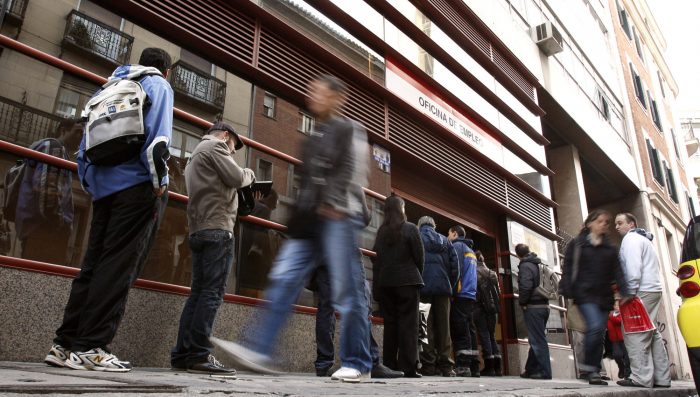 España sube el salario mínimo el 8% y las pensiones el 0,25%