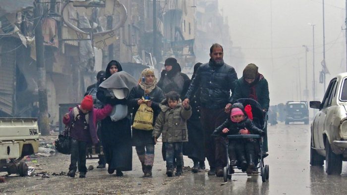 [VIDEO] La desesperada situación de los civiles atrapados en el este de Alepo