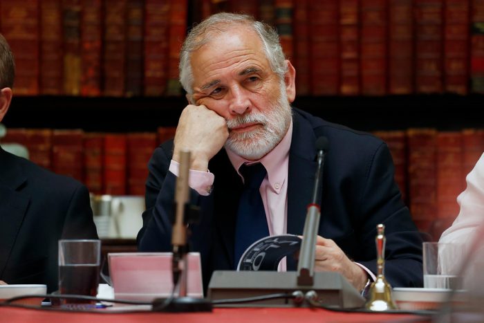 La renuncia de Montes a la presidencia de la Comisión de Hacienda abre nueva fractura entre La Moneda y el partido de la Presidenta