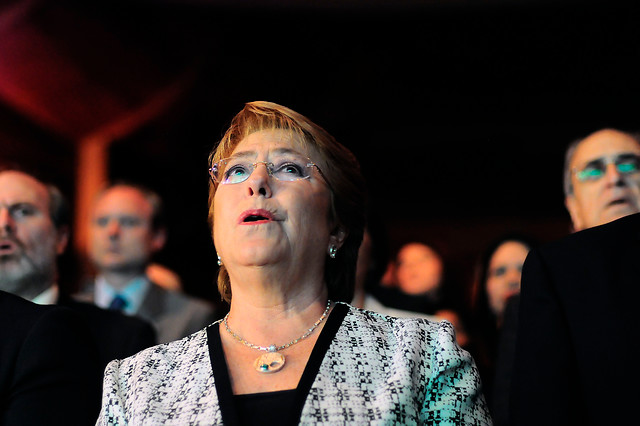 Bachelet sigue levantando la tesis del femicidio político para explicar sus derrotas: «Si el Presidente es hombre nadie habla de debilidad o de falta de liderazgo»