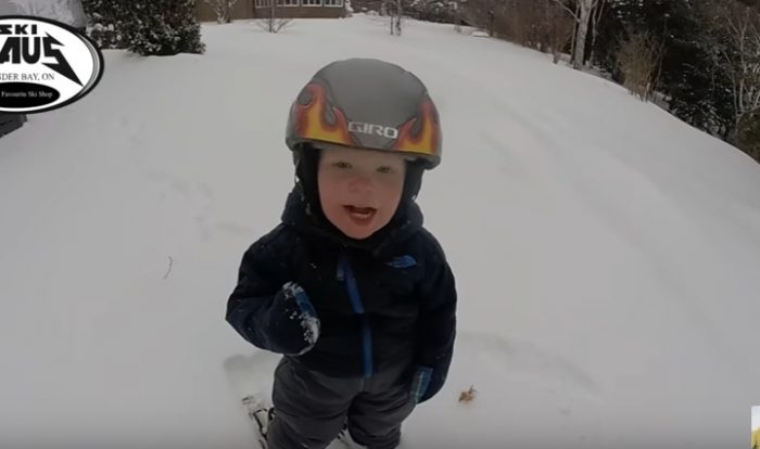 [VIDEO VIDA] Henry Smith, el niño de dos años que esquía como profesional