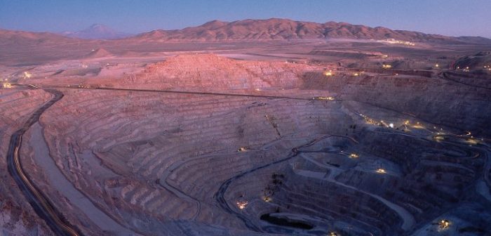 Ganancias de minera Escondida caen un 43% entre enero-septiembre de 2016