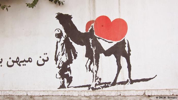 «Señores del Arte»: Los Banksys afganos que disfrazan muros antibombas a golpe de grafitti