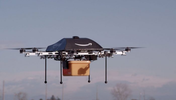 «Logro desbloqueado»: Amazon realiza su primera entrega con un dron autónomo