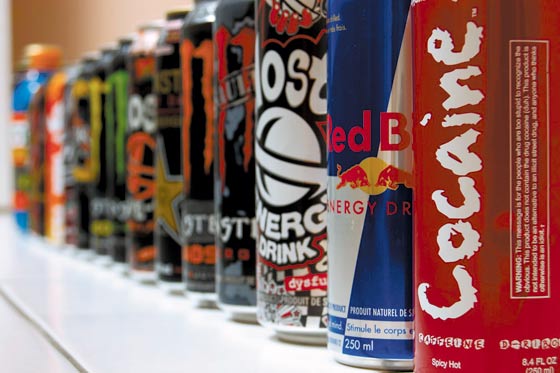 Presentan proyecto de ley que prohíbe venta de bebidas energéticas a menores de edad