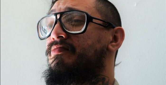 Artista Francisco «Papas Fritas» tatúa en su cuerpo testimonio de tortura del Informe Valech