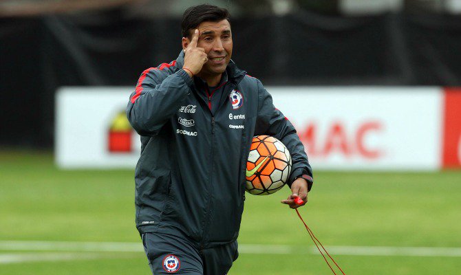 Héctor Robles, técnico de Chile, considera «fuertes y duros» a rivales del Sub’20