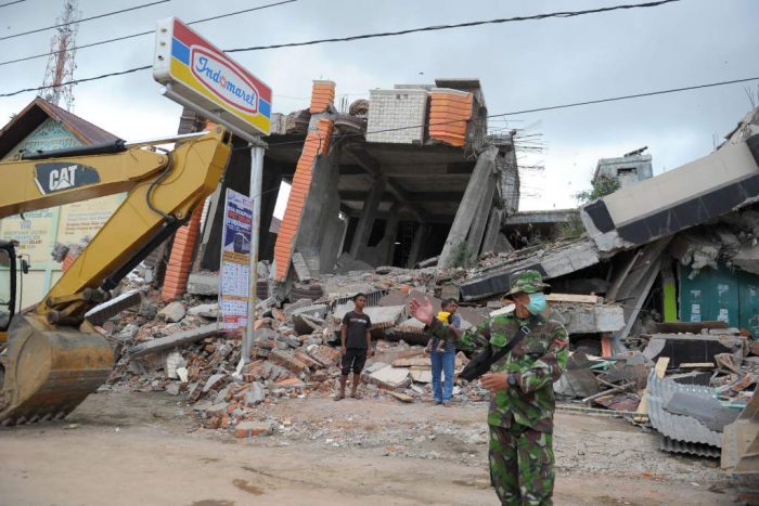 Más de 45.000 desplazados tras el terremoto en Indonesia