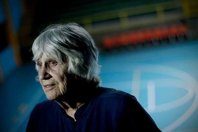 Conceden Medalla al Mérito Artístico y Cultural a Joan Turner, viuda de Víctor Jara