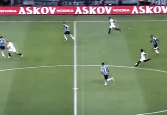 [VIDEO] ¿Candidato al Premio Puskas? Jugador del Atlético Mineiro sorprende con gol desde la mitad de la cancha