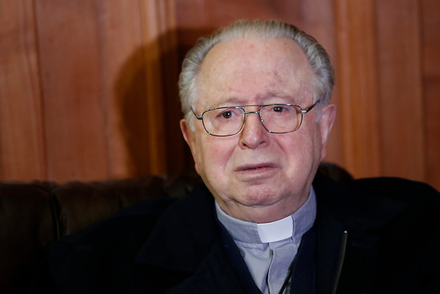 Piden antecedentes al Arzobispado de Santiago previo a dictamen contra la Iglesia por abusos de Karadima