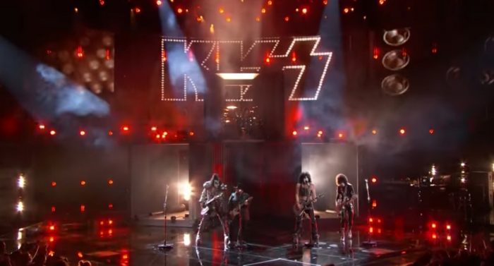 [VIDEO] Kiss se presenta en el capítulo final del programa de talentos «The Voice» en EE.UU.