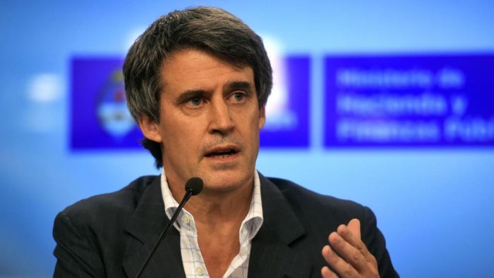 Argentina: ministro de Hacienda presenta su renuncia a Macri
