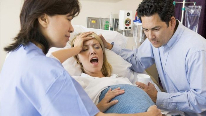 Las verdaderas razones por las que el parto humano es tan doloroso y peligroso