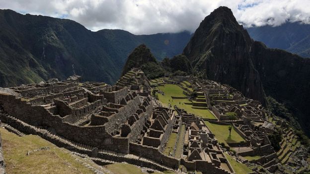 Perú: después de cinco días, bomberos logran controlar incendio en Machu Picchu
